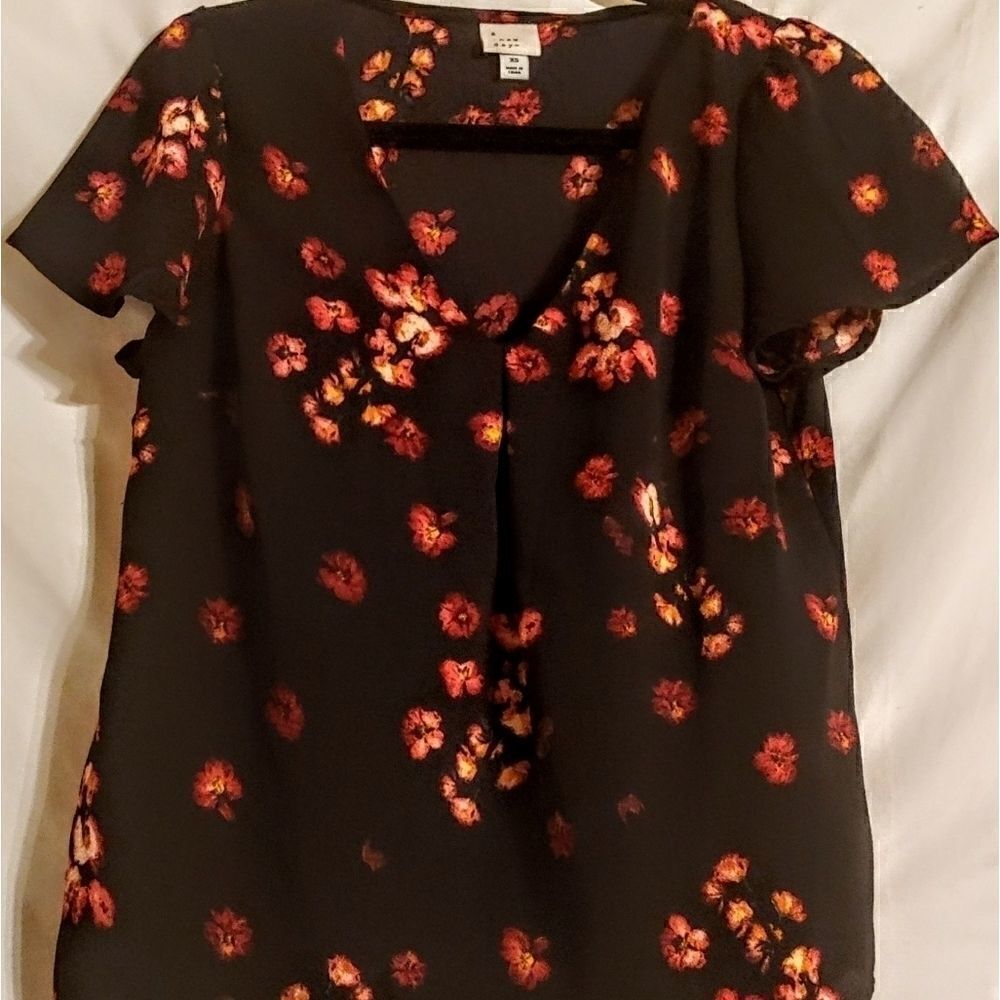 Women's Short Sleeve Floral Shirt